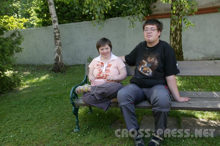 2008.06.01_10.35.51.JPG - Viele "normale" Menschen haben vor beeintr�chtigten Menschen Angst.   Unbegr�ndet, denn die meisten von ihnen sind durch eigenes Kreuztragen sehr mitf�hlend geworden.