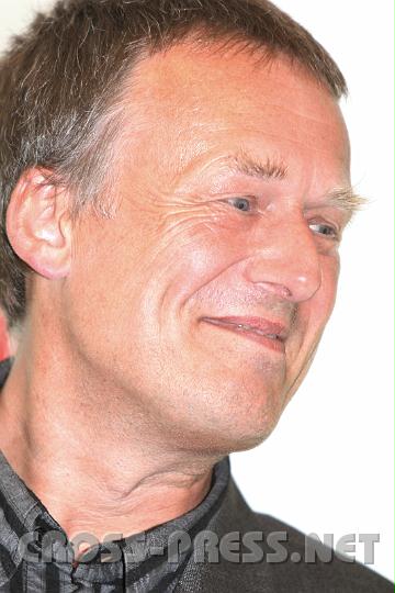 2010.06.25_17.32.43_01.jpg - Der Psychiater und Psychoanalytiker Dr. Robert Eder ist �rztlicher Koordinator und Gesch�ftsf�hrer von "Aufwind".