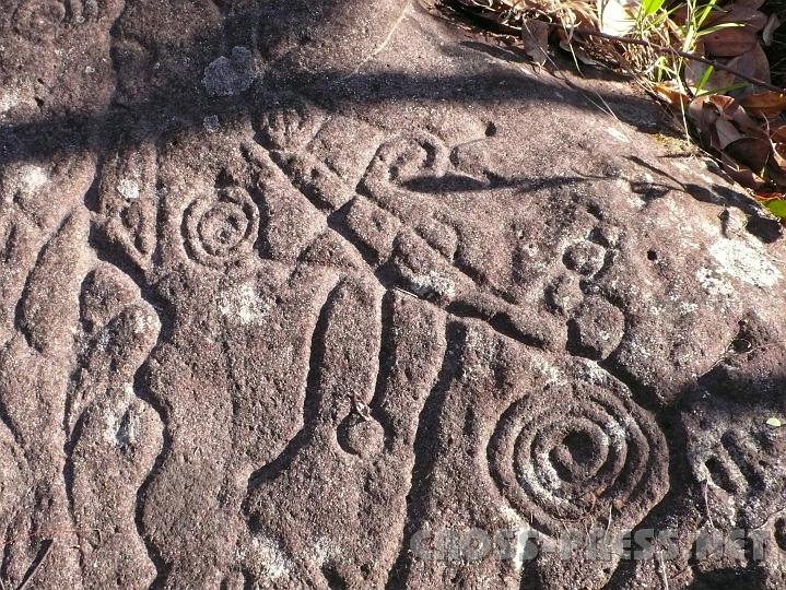 3-12 Felszeichnungen.JPG - Urzeitliche Petroglyphen (Felszeichnungen).