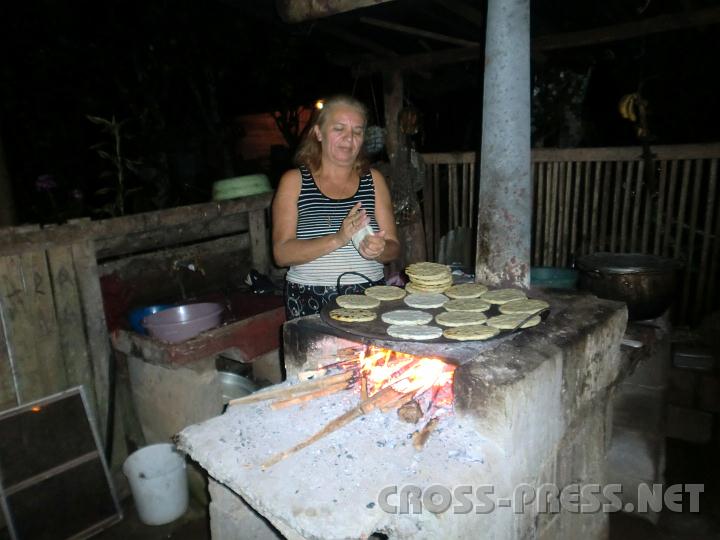 3-26 (Schwarz).JPG - Tacos backen.
