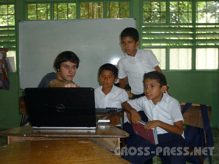 4-09 Grundkenntnisse Internetrecherche, Texte Formatieren, 10-Finger (Schwarz).JPG - Unterricht in Grundkenntnissen Internetrecherche, Texte formatieren, 10-Fingersystem ...