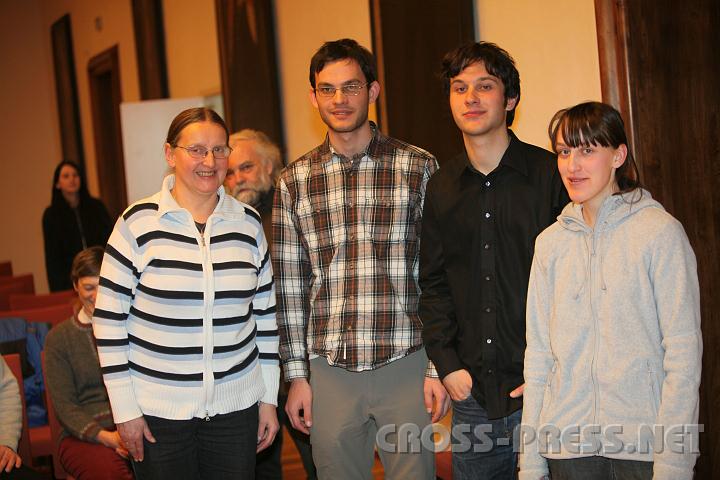 2011.02.25_21.54.08.jpg - Anton Maurer bekam für seinen Einsatz in Lateinamerika viel Unterstützung von seinen Eltern und Geschwistern.