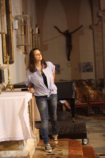 2009.08.20_21.29.50.jpg - Cantus Ensamble "Ivan Filipovic" izvode "Plac osorski" od Berislava �ipu�a u osorskoj Katerdrali pod vodstvom Gorana Jerkovica i Berislava �ipu�a sa solistima Monika Cerovcec (sopran, andeo), Martina Gojceta Silic (mezzosopran, Gospa), Domagoj Dorotic (tenor, Isus), Goran Juric (bas, Ivan).