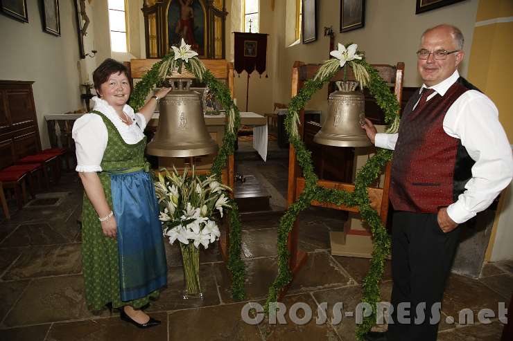 2016.06.26_12.12.33.JPG - Veronika und Adalbert Reitbauer, auf deren Grund das Kirchlein steht.