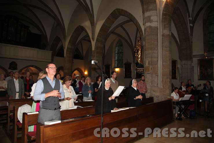 2014.06.18_20.20.51.jpg - Freunde und Mitarbeiter des Radios in der Stadtpfarrkirche St. Stephan in Amstetten.