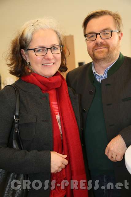 2017.03.25_12.20.22.jpg - Gabriele (hier mit ihrem Mann Albert) ist auch eine Mitarbeiterin von Radio Maria.