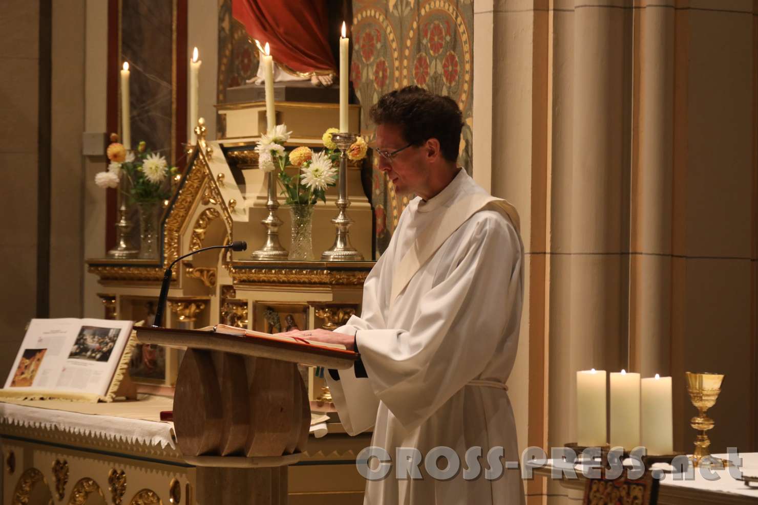 2017.10.08_14.27.08.jpg - Evangelium gelesen von Diakon P.Dominik Riegler.