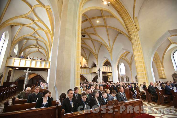 2014.05.10_09.54.47.jpg - Ansicht des Kirchenraumes vom Marienaltar aus.