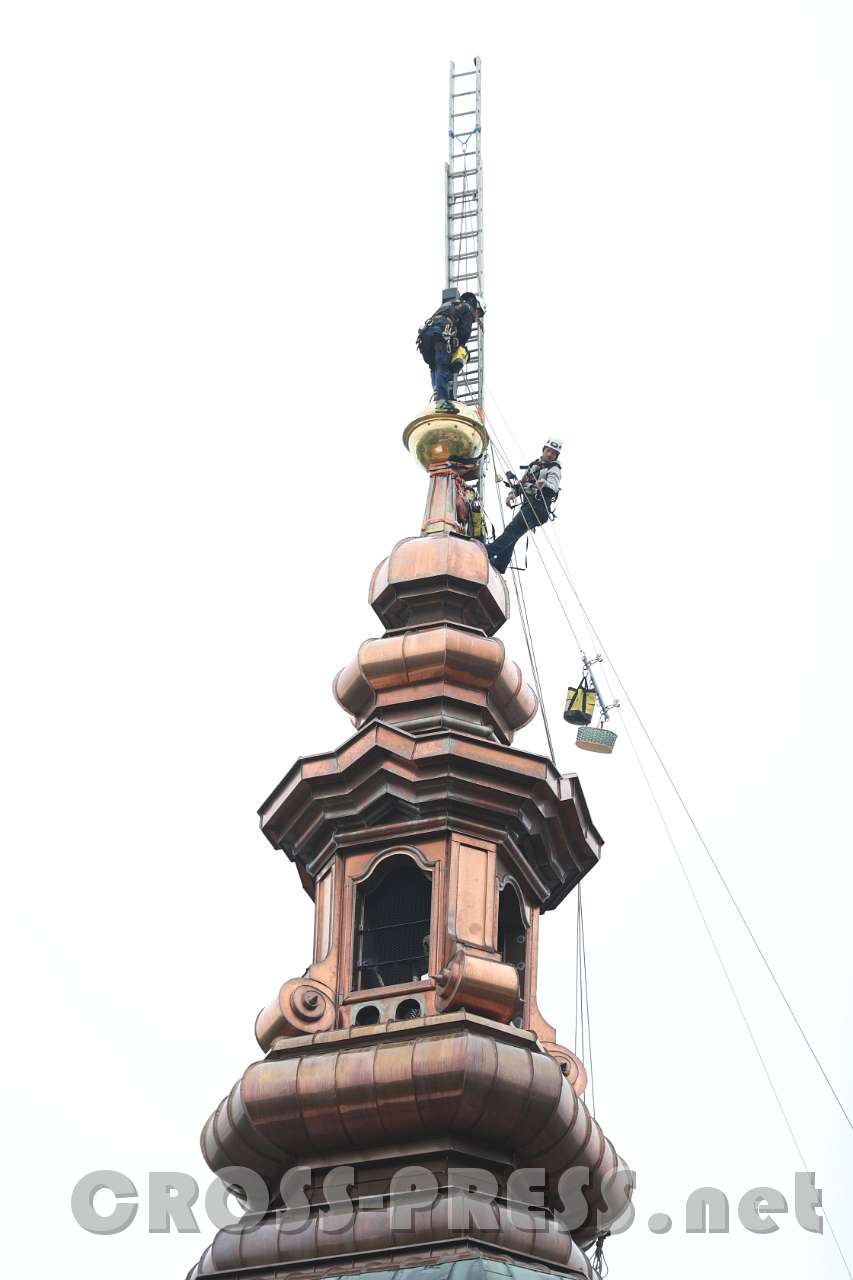 2017.05.07_09.07.26.jpg - Vorbereitungsarbeiten von Mitarbeitern der Fa. Zambelli.