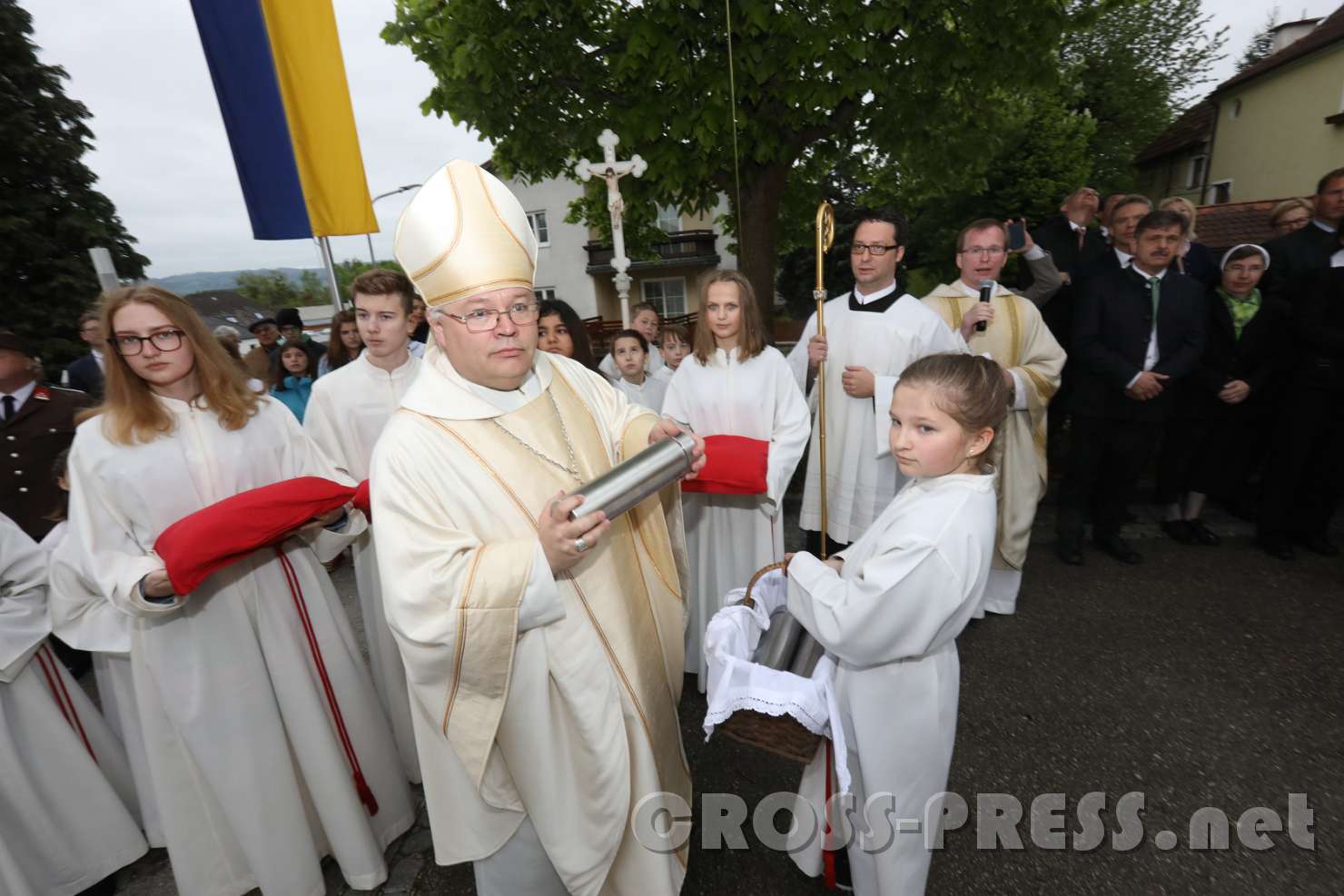 2017.05.07_11.01.39.jpg - Sieht aus wie eine Thermoskanne, nennt sich ganz utopisch "Zeitkapsel".