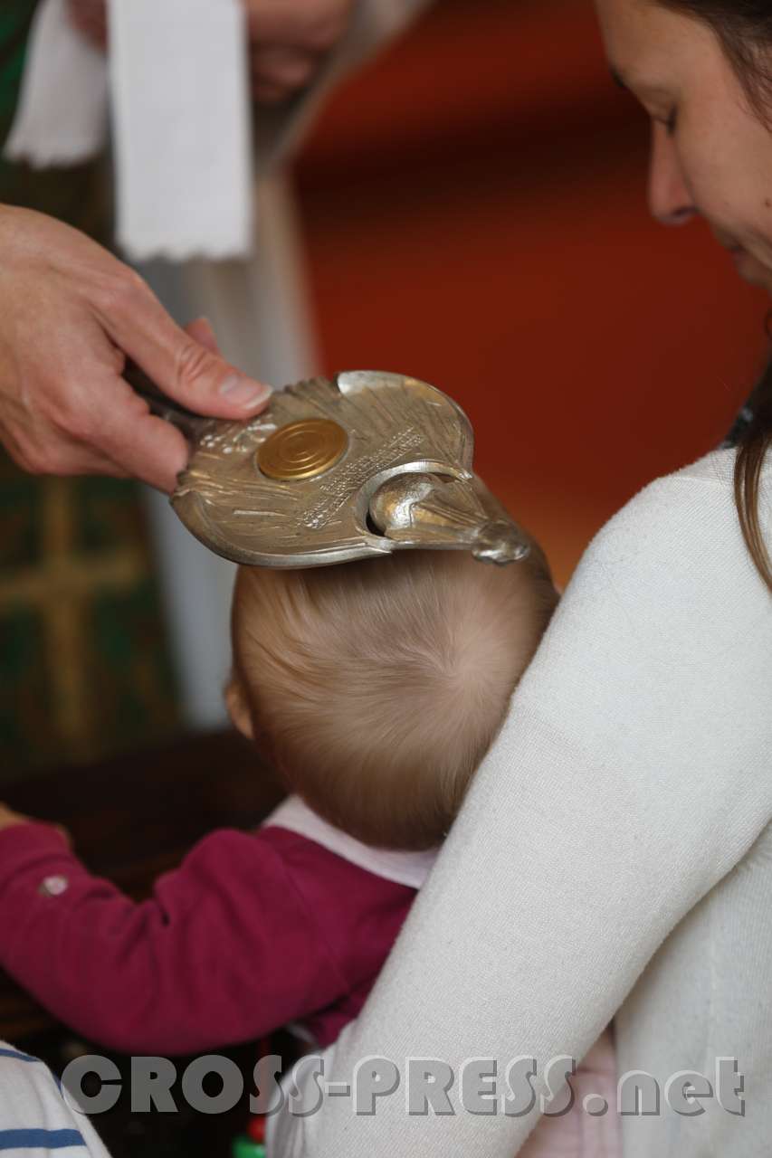 2017.10.08_12.26.14.jpg - Einzelsegen mit Reliquie der hl. Sr. Faustyna Kowalska.