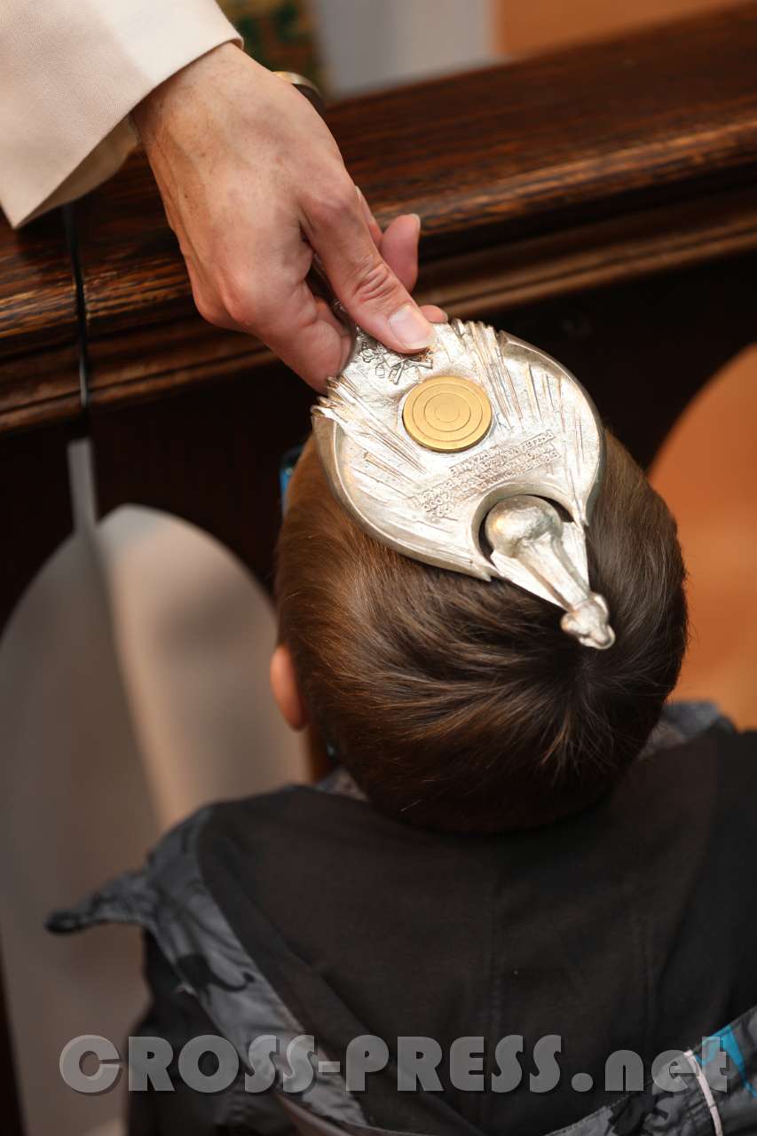 2017.10.08_12.28.10.jpg - Einzelsegen mit Reliquie der hl. Sr. Faustyna Kowalska.