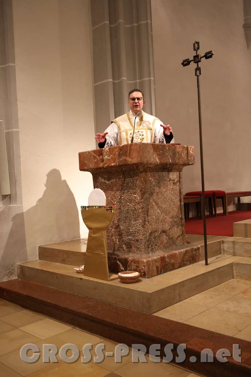 2017.12.25_00.30.46_01.JPG - Predigt von Pfr. Nikolaus Vidović