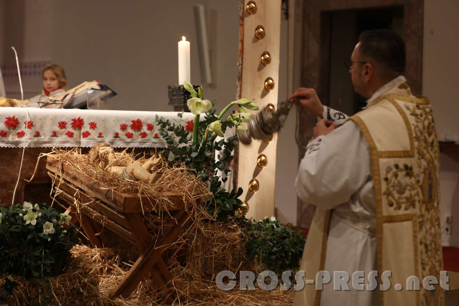 2017.12.25_00.39.02_01.JPG - Inzensierung des "Christkindes"