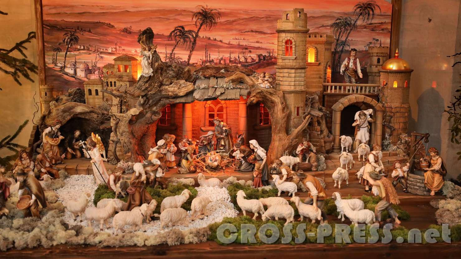 2017.12.25_01.37.22.JPG - Die neue Krippe - nun gesegnet.