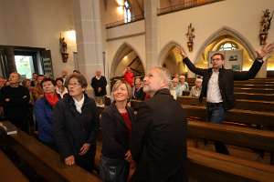 Lange Nacht der Kirchen - Haag Mag. Florian Losbichler erklärt die Besonderheiten der Haager spätgotischen Wehrkirche.