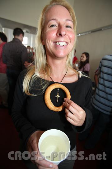 2011.04.02_16.16.11.jpg - Beigerl schmeckt mit Bioäpfelundbirnensaft.  :)