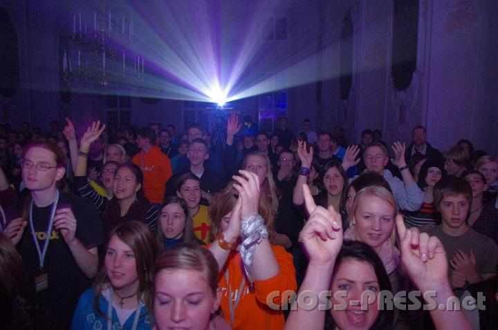 Arise_Kaisersaal.jpg - Die Kirche sei "von gestern" ?   Das können nur ewig Gestrige behaupten.   Im Kaisersaal des tausendzweihundert Jahre alten Stiftes fand ein echt starkes Rockkonzert statt !   :)