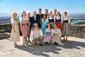 Radio Maria Austria JahresWallfahrt Die (meisten) hauptamtlichen Mitarbeiter des Radios.