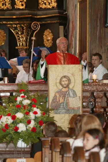 Firmung mit Abt P. Berthold und Prälat Vögt um 8h