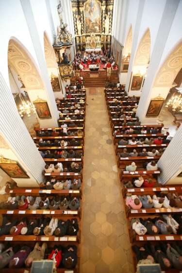 Firmung am 04.05.2008 um 8:30 mit Abt Berthold