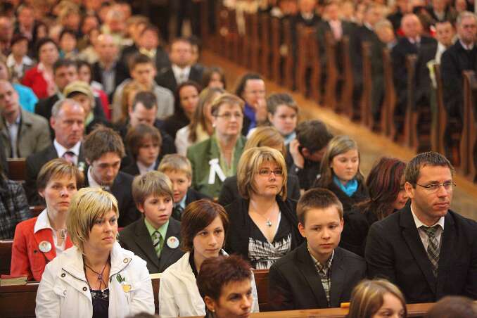 Firmung mit Abt Berthold Heigl und Bischof Philip Anyolo Leider nicht fotografisch zu dokumentieren, aber da schwebt der Heilige Geist über den frisch Gefirmten. ;)
