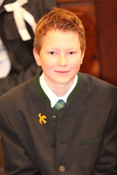 Firmung mit Abt Berthold Heigl und Propst Raimund Breiteneder um 08h