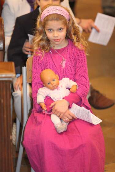 Firmung mit Abt Berthold Heigl und Propst Raimund Breiteneder um 08h