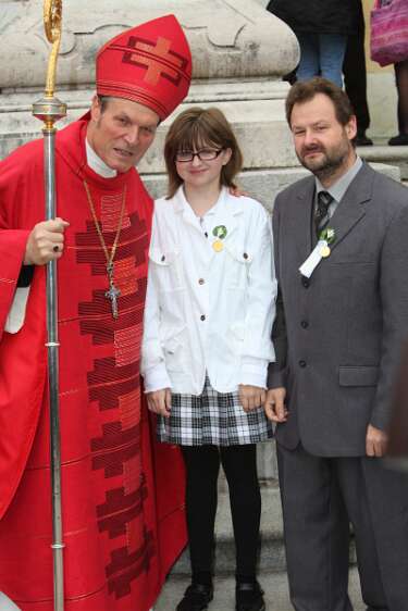 Firmung mit Abt Berthold Heigl und Propst Raimund Breiteneder um 08h