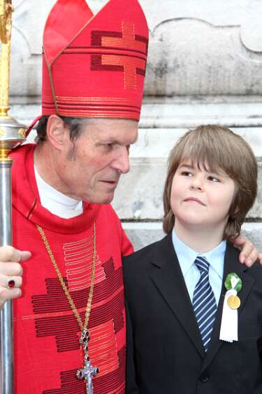 Firmung mit Abt Berthold Heigl und Propst Raimund Breiteneder um 08h