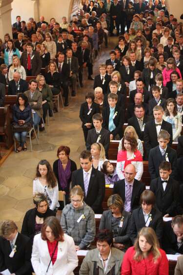 Firmung mit Abt Berthold Heigl und Propst Raimund Breiteneder um 10:30h