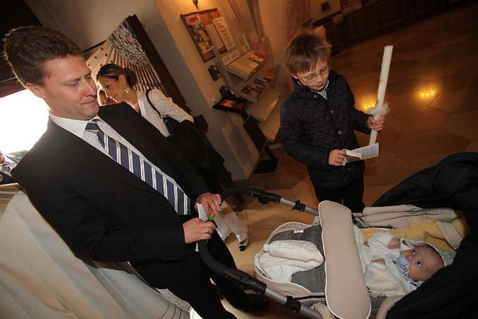 Taufe von Alexander Christian Drumeva-Maierhofer mit P.Gerhard Ellinger