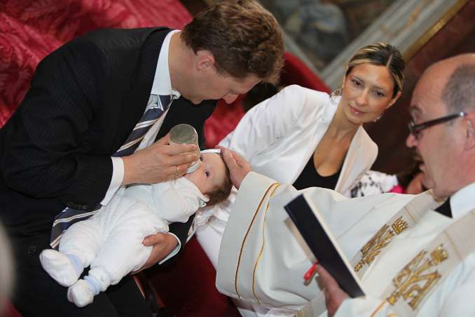 Taufe von Alexander Christian Drumeva-Maierhofer mit P.Gerhard Ellinger