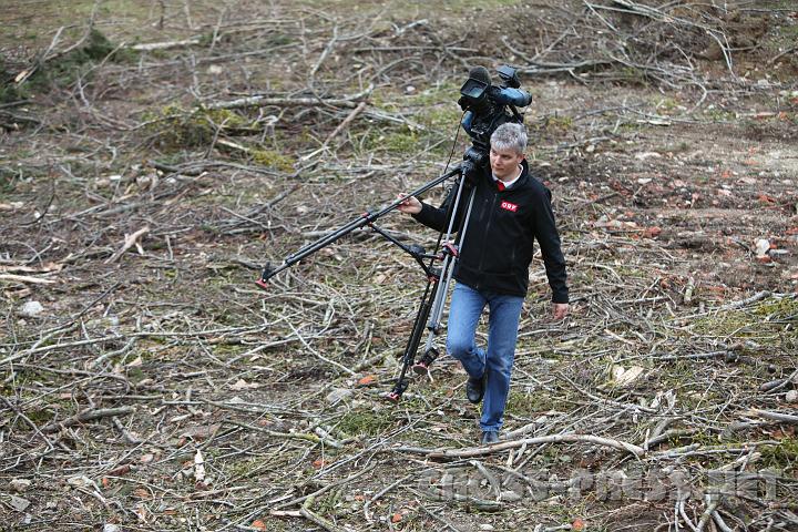 2011.03.21_11.07.30.jpg - Nein, kein Einsatz im Katastrophengebiet, es ist nur eine Baustelle.  ;)