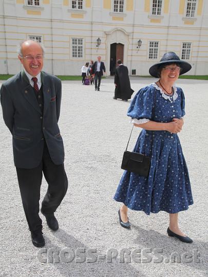2012.05.11_11.19.05.jpg - Prof. Dr. Karlheinz Huber mit Gattin Edeltraud