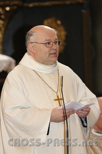 2013.03.21_10.21.32.jpg - Abt Petrus nach vollzogener Amtsübernahme.