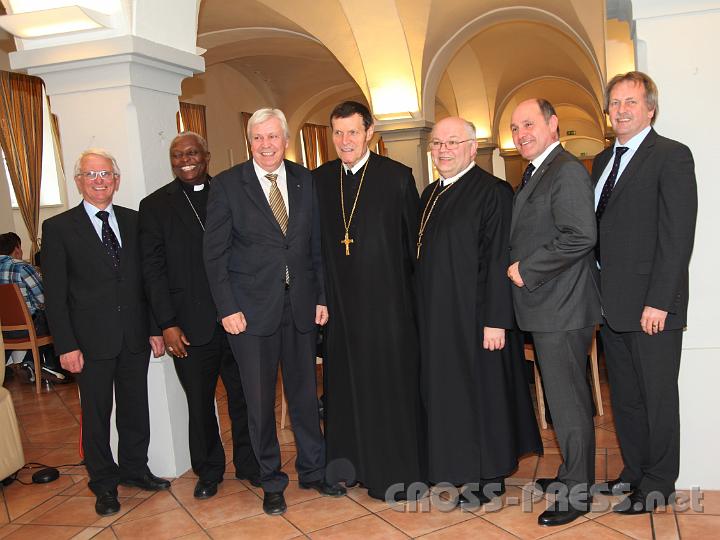 2013.03.21_14.40.45.jpg - Bgm. von Seitenstetten Franz Deinhofer, Bischof Joseph Afrifah-Agyekum aus der Diözese Koforidua (Ghana), 2.Landtagspräsident Hans Heuras, emerit. Abt Berthold Heigl, Abt Petrus Pilsinger, LH-Stv. Wolfgang Sobotka und Vizebgm.Otto Sagmeister (Seitenstetten).