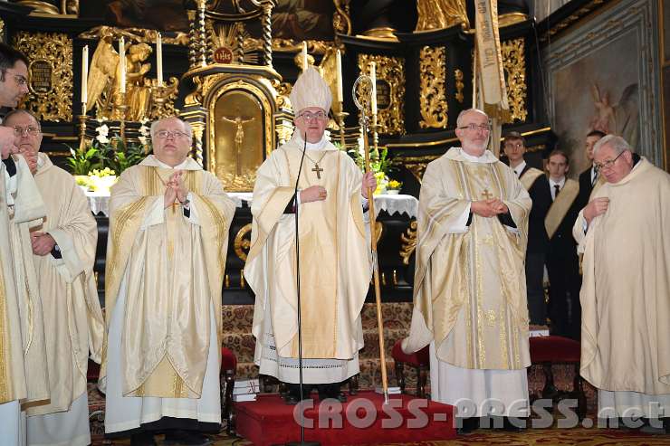 2014.03.21_11.24.16.jpg - Abt Petrus Pilsinger, Weihbischof Anton Leichtfried, Propst Johann Holzinger (St. Florian), und P. Martin Mayrhofer.