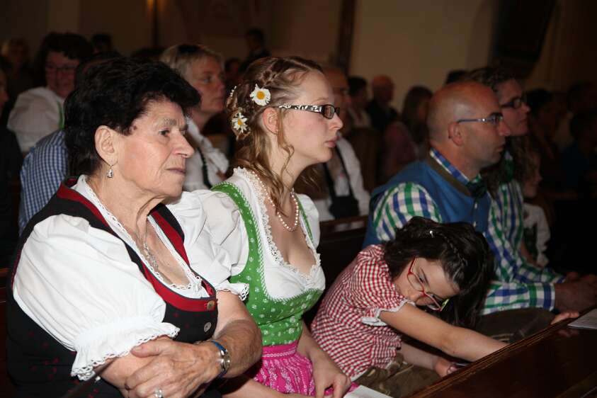 DekantasFirmung am 07.06.2014 10h30 mit Abt Petrus