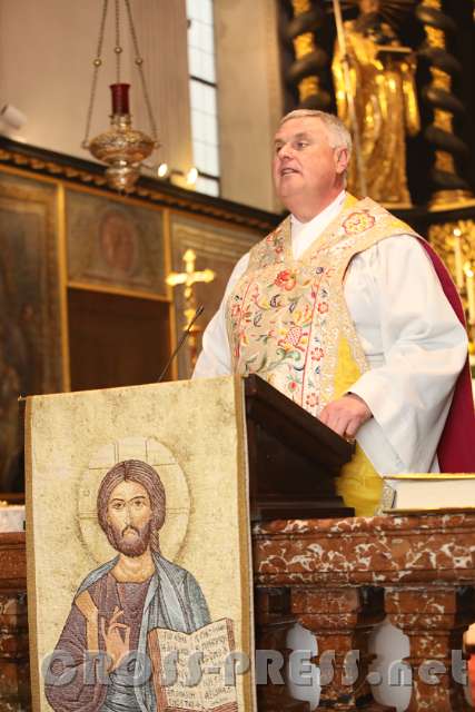 2016.11.06_10.32.46_00.JPG - Dompropst Michael Bär überbringt Grüße seines Bischofs Stefan Oster aus Passau.