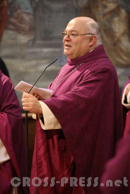 2016.11.29_10.05.26_00.JPG - Eröffnung des Gottesdienstes.