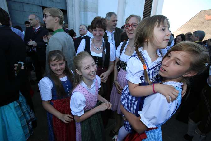 Firmung mit Abt Petrus Pilsinger und Altabt Johannes Gartner (08h)