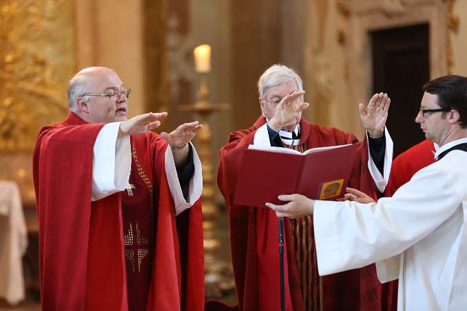 Firmung mit Abt Petrus Pilsinger und Altabt Johannes Gartner (08h)