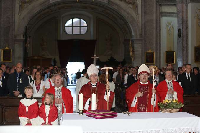 Firmung mit Abt Petrus Pilsinger und Altabt Johannes Gartner (08h)