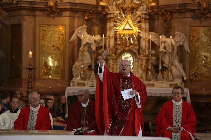 Firmung mit Abt Petrus Pilsinger und Altabt Johannes Gartner (10h30)