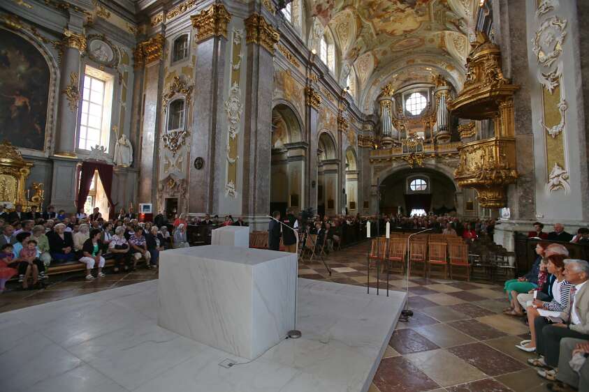 Altarweihe mit Nuntius Zurbriggen