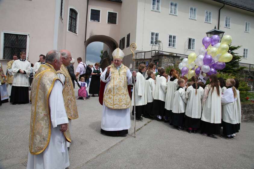 Altarweihe mit Nuntius Zurbriggen