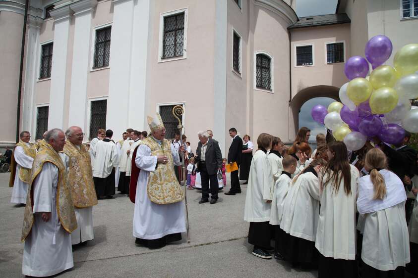 Altarweihe mit Nuntius Zurbriggen