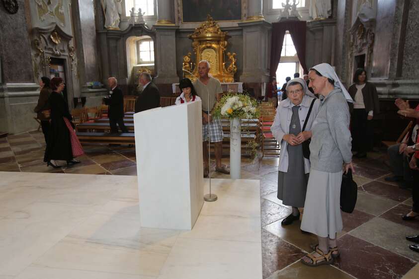 Altarweihe mit Nuntius Zurbriggen