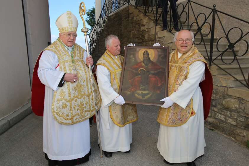 Altarweihe mit Nuntius Zurbriggen Nuntius Peter Stephan Zurbriggen, Pater Franz Hörmann und Abt Petrus Pilsinger mit dem frisch restaurierten Gnadenbild aus dem Jahre 1614.
